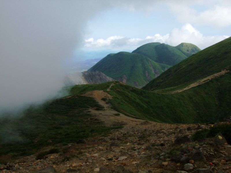 三俣山が悠然と構えつつニヤニヤ