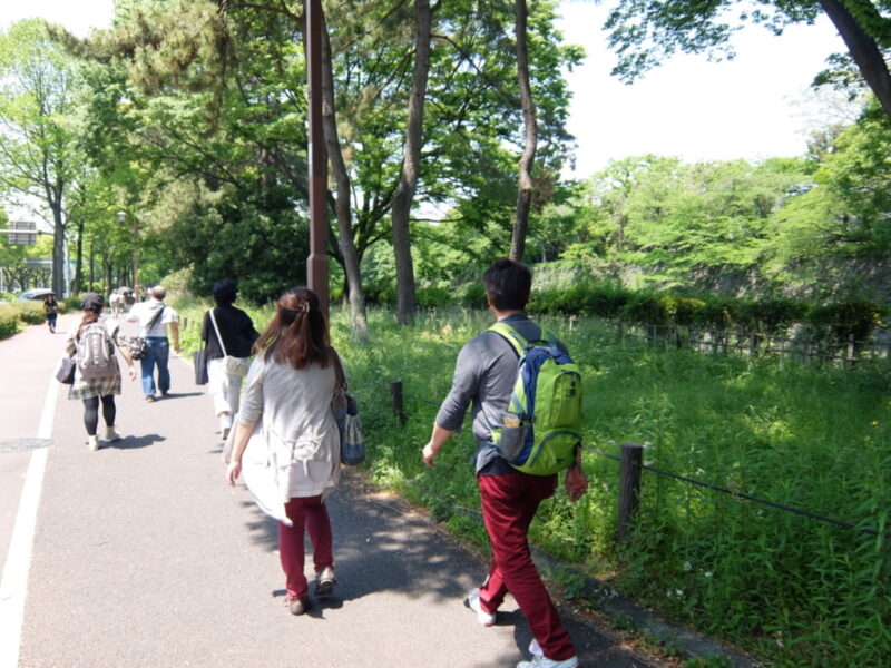 名古屋城のお堀端を歩く