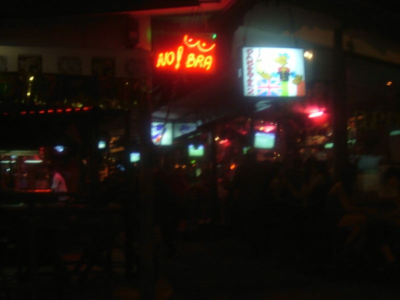 バンコクの夜道