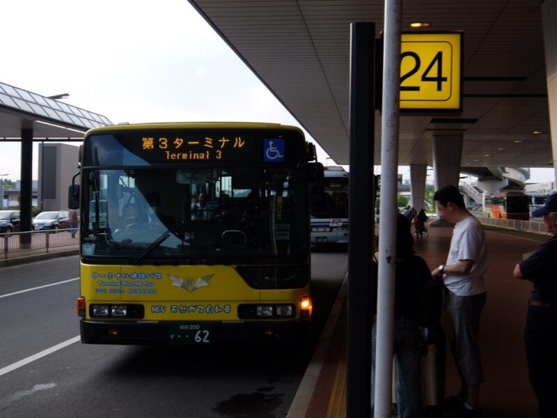 第三ターミナル行きのバス
