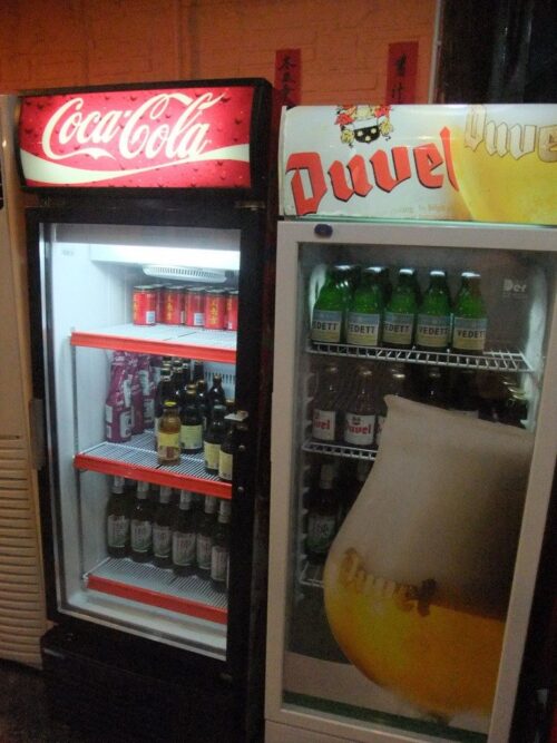ビールとコーラの冷蔵庫