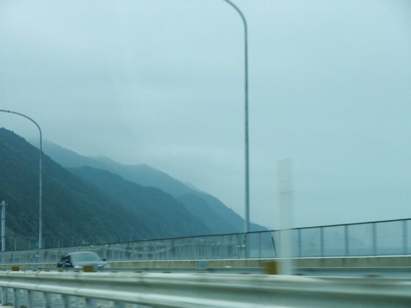 北陸新幹線の高架橋2