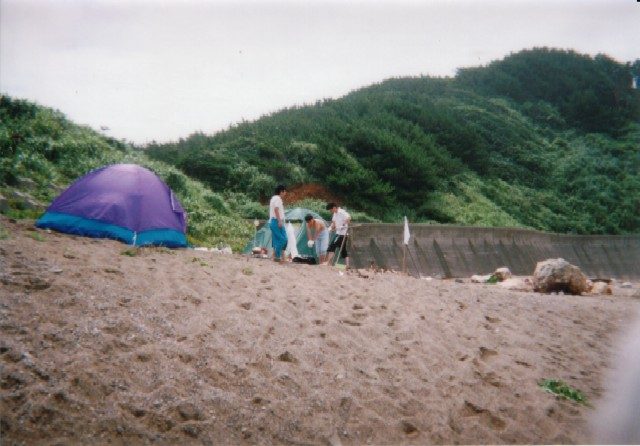 砂浜のテント