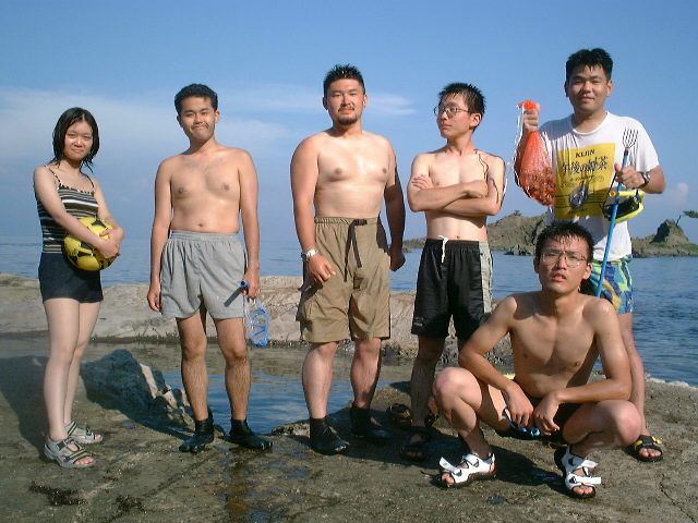 アワレみ隊水着