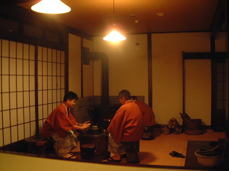 暖炉と火鉢