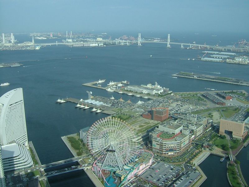 横浜大埠頭あたりの光景
