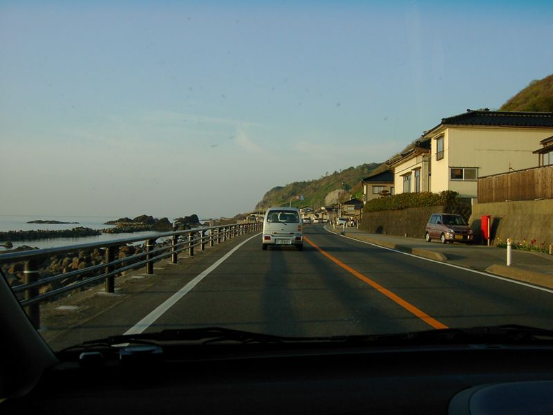 日本海沿いの道