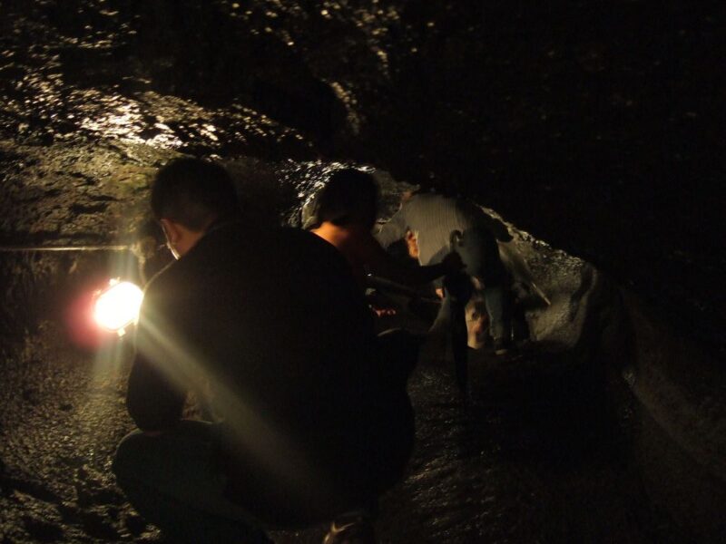 洞窟の中