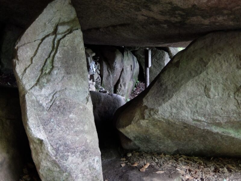 岩の隙間