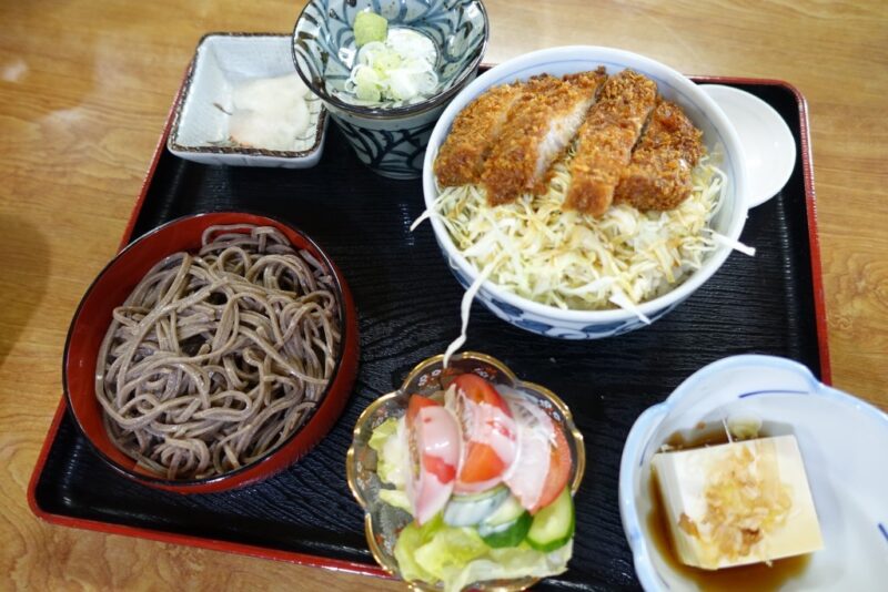 ソースカツ丼と蕎麦