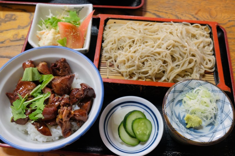 鳥もつ丼セット